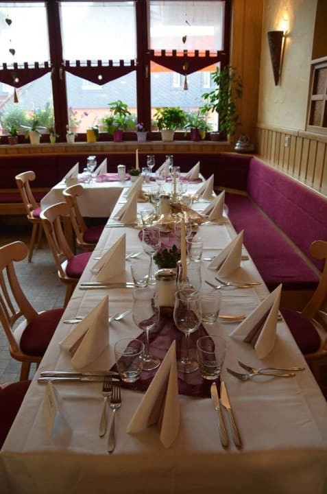 Schön gedeckt zur goldenen Hochzeit  Gasthof Brauner Hirsch