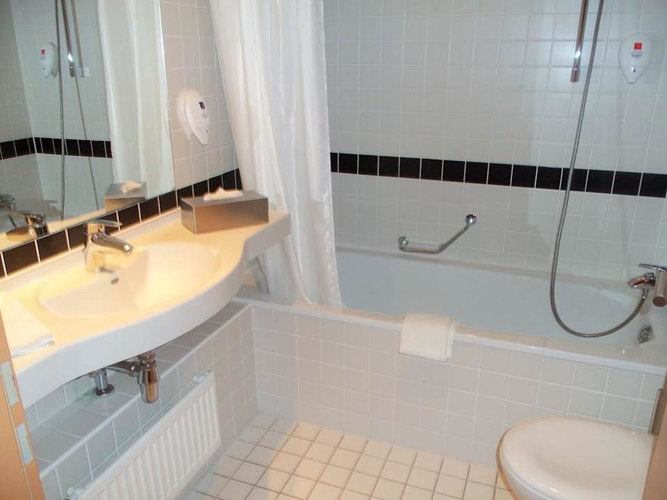Badezimmer acom Hotel München