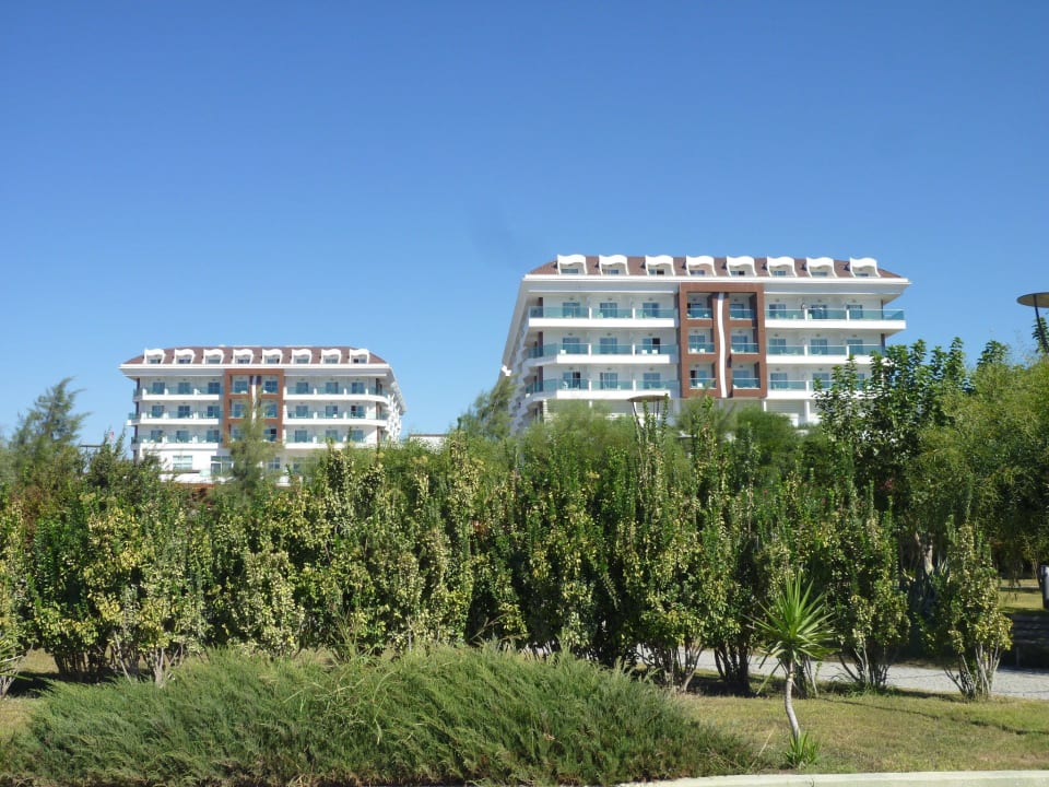 Blick aufs Hotel vom Strand aus Adalya Ocean Deluxe