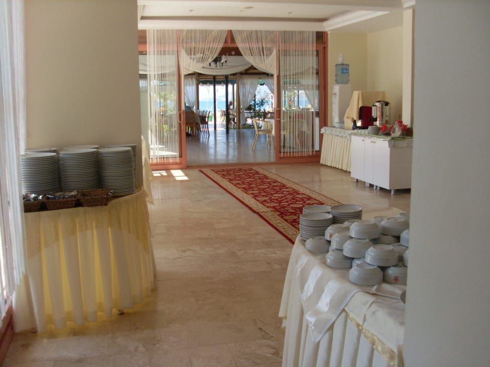 Vom Buffetraum zum Speisepavilion Hotel Ceren