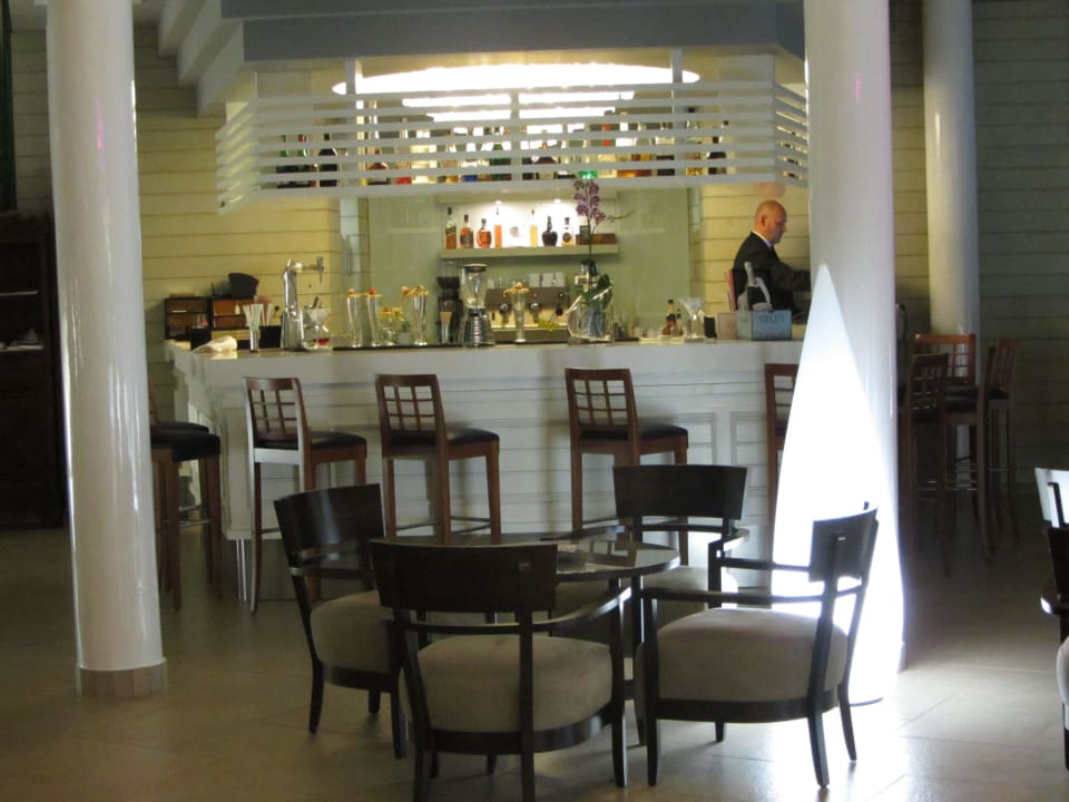 Am Abend vor dem Unterhaltungsprogramm Adrián Hoteles Colón Guanahaní - Adults only