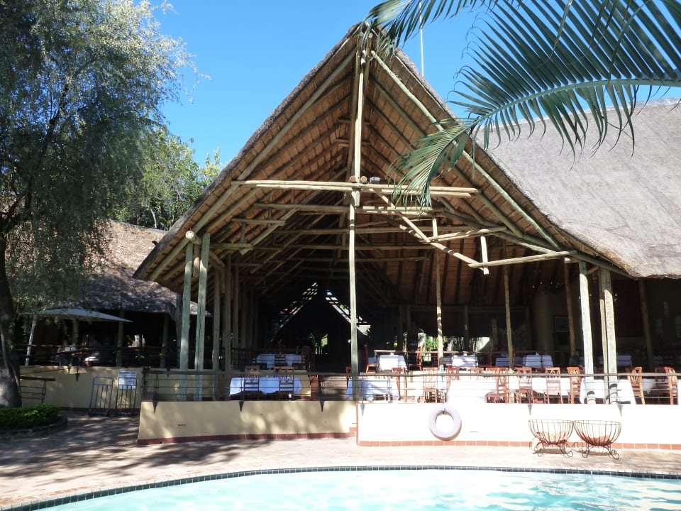 Außenansicht Hotel Chobe Safari Lodge