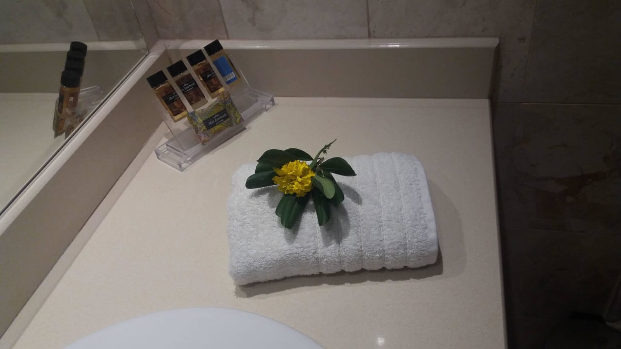 Blick ins Bad Hotel Kalithea Horizon Royal