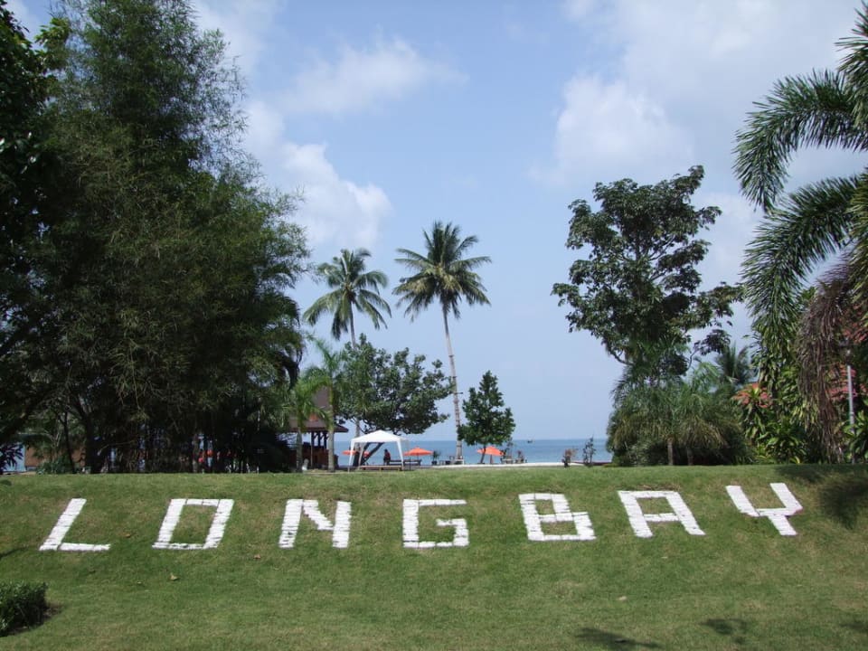 Großzügige, gepflegte Gartenanlage Long Bay Resort Koh Phangan