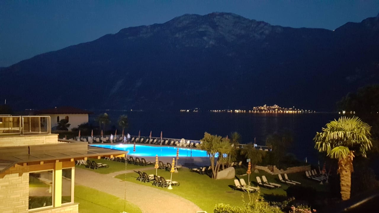 Pool nachts Hotel Du Lac