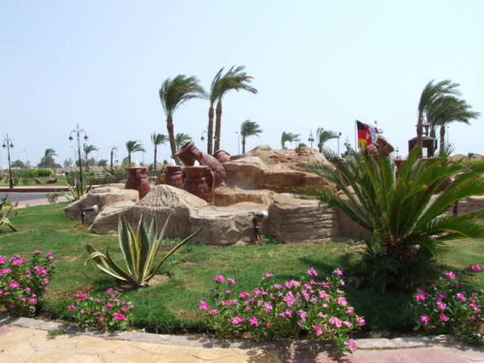Der Brunnen vor dem Tore Pickalbatros Aqua Vista Resort - Hurghada
