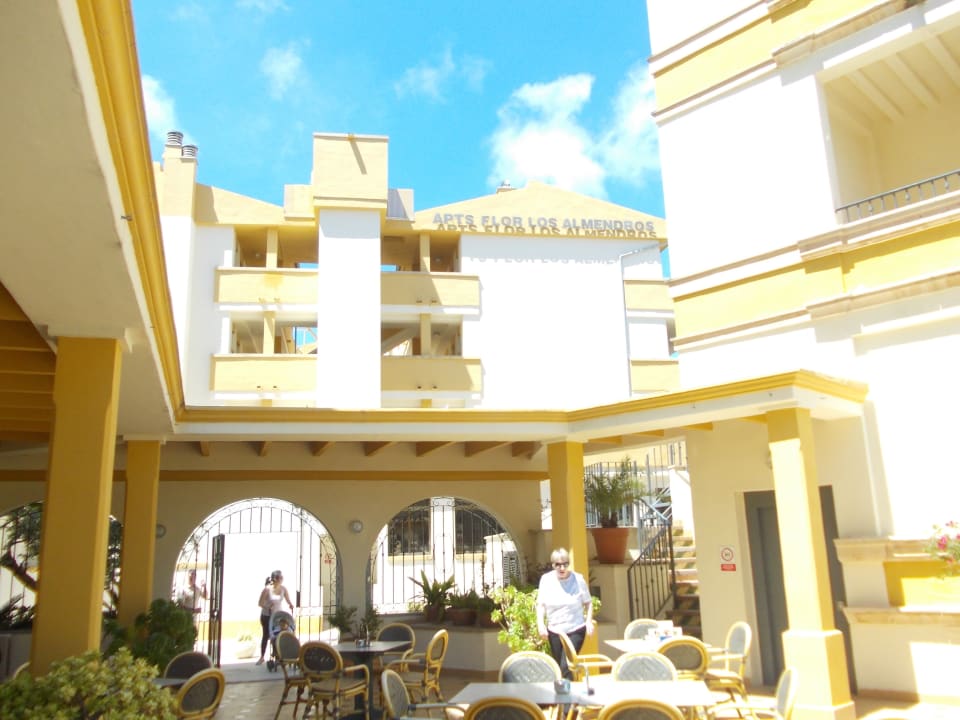 Außenansicht FLOR los Almendros Apartamentos