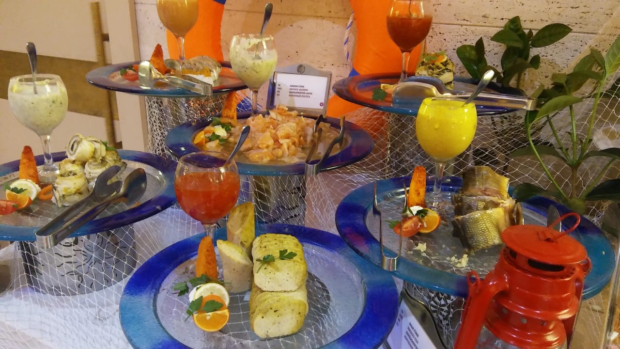 Grandios Acanthus Cennet Barut Collection