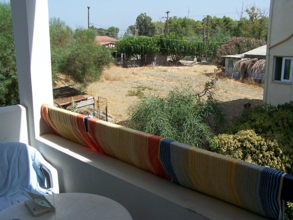 Blick nach hinten raus Hotel Janno Beach