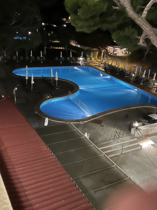 Pool Universal Hotel Laguna