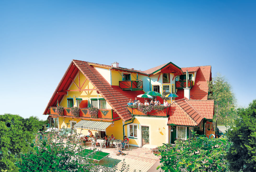 Außenansicht Thermenhof PuchasPLUS Loipersdorf