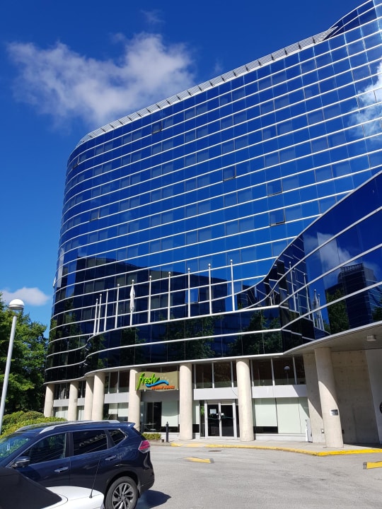 Außenansicht Radisson Hotel Vancouver Airport
