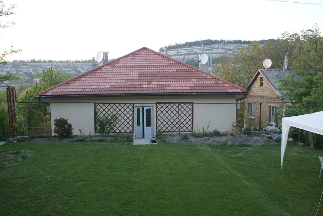 Второй ярус - газон Meraba Guest House