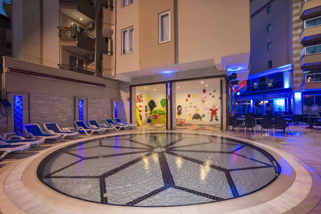 CHILDREN POOL Tac Premier Hotel & Spa