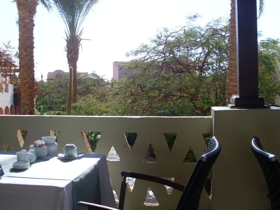 Terrasse im Hauptrestaurant Iberotel Makadi Beach