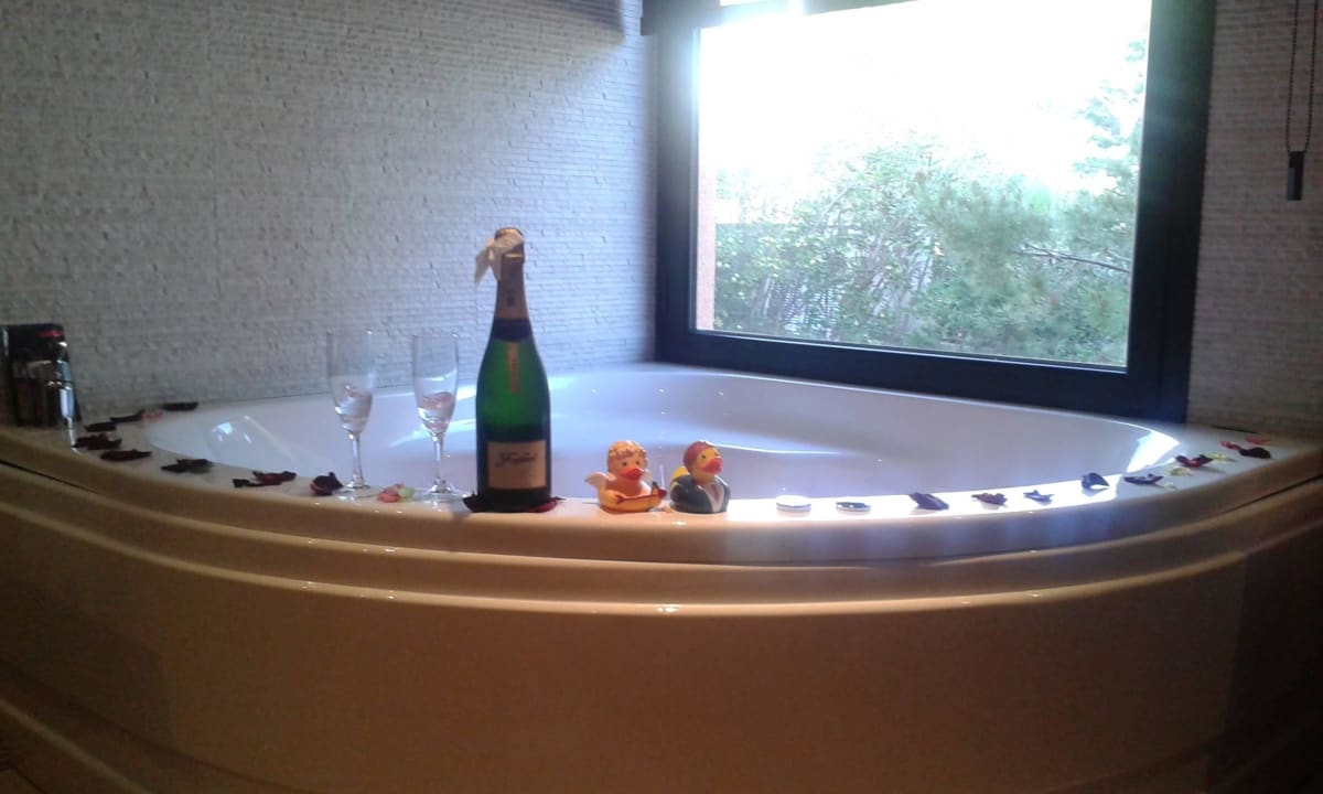 Eckwanne mit Massagedüsen Protur Turo Pins Hotel