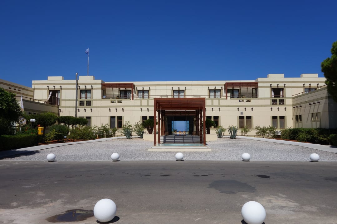 Hotel Eingang Grecotel Meli Palace