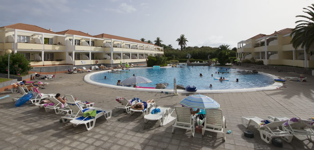 Pool Apartamentos Checkin Laurisilva