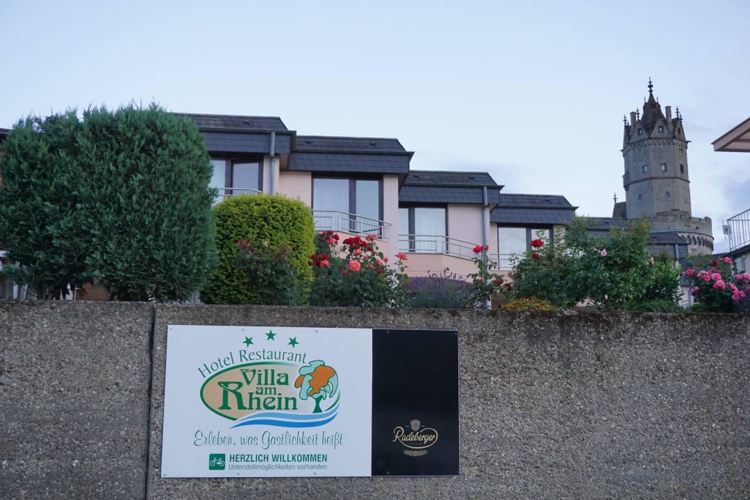 Blick von der Rheinpromenade Hotel Villa am Rhein