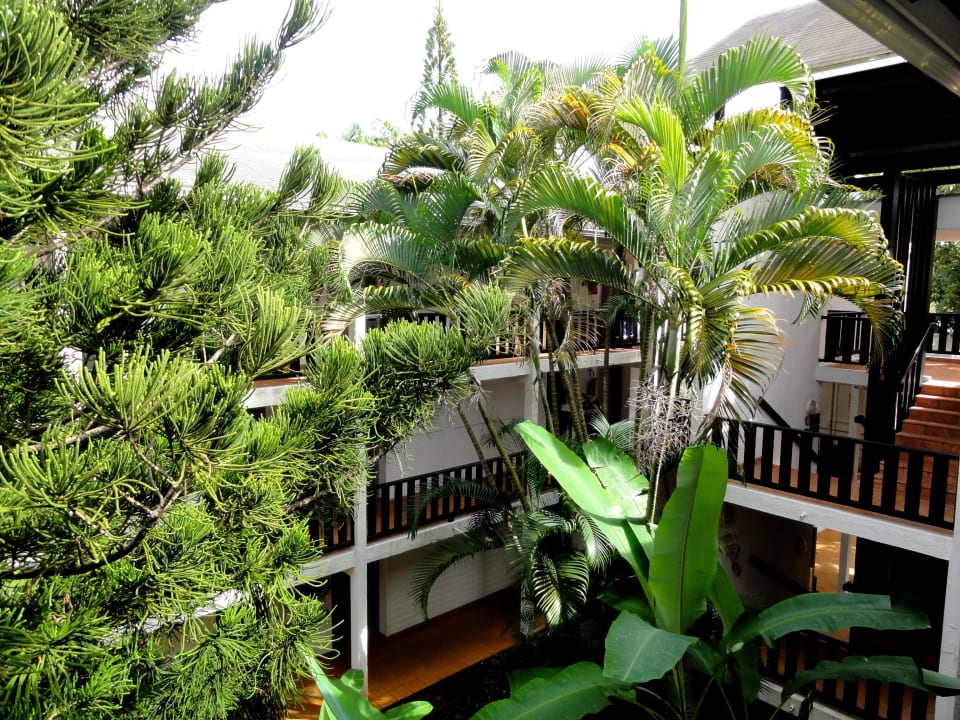 Innenhöfe der Hotelgebäude La Creole Beach Hotel & Spa