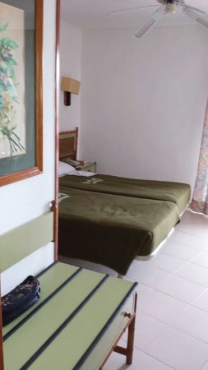 Flur Servatur Waikiki