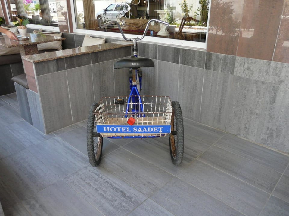 Rennwagen Hotel Angel Saadet