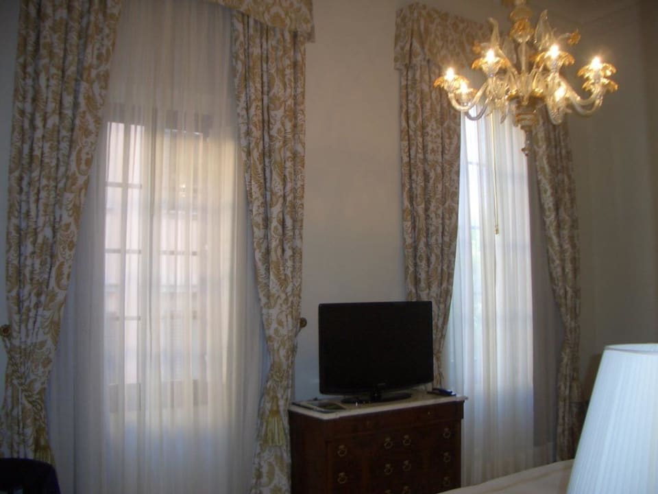 Интерьер номера Hotel Four Seasons Florence