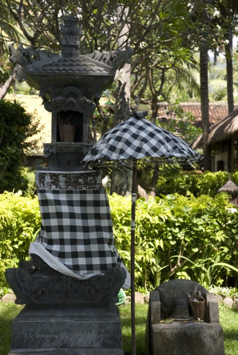 Tempel Alam Anda Ocean Front Resort & Spa