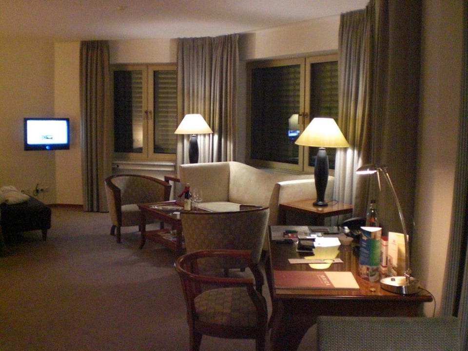 Sofa Surfing pur Lindner Hotel Frankfurt Main Plaza, part of JdV by Hyatt