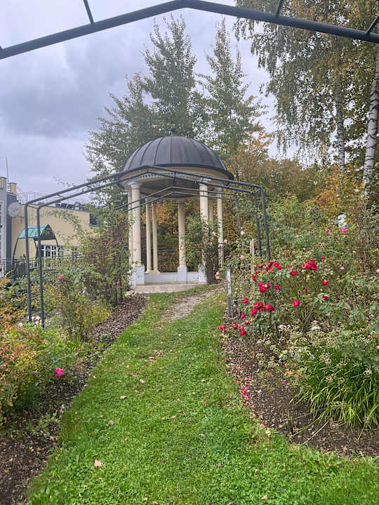 Gartenanlage Spirit & SPA Hotel Birkenhof am Elfenhain