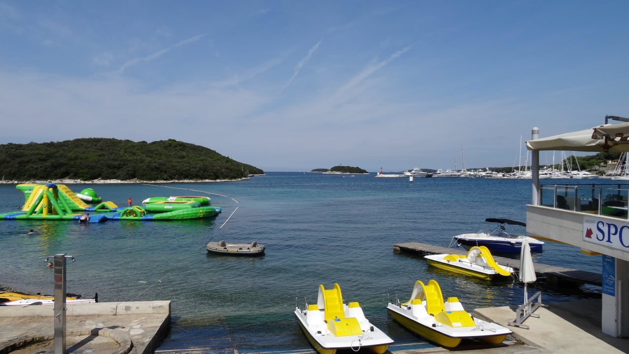 Badebucht mit Kiesstrand Maistra Select Belvedere Resort