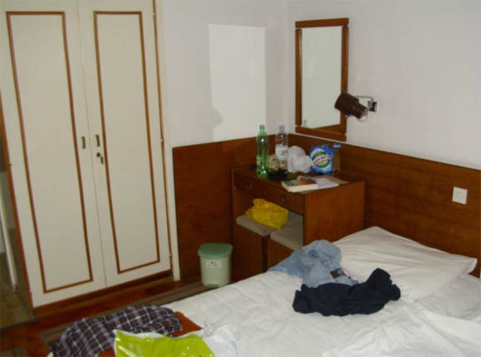 Kleiderschrank Hotel Riviera