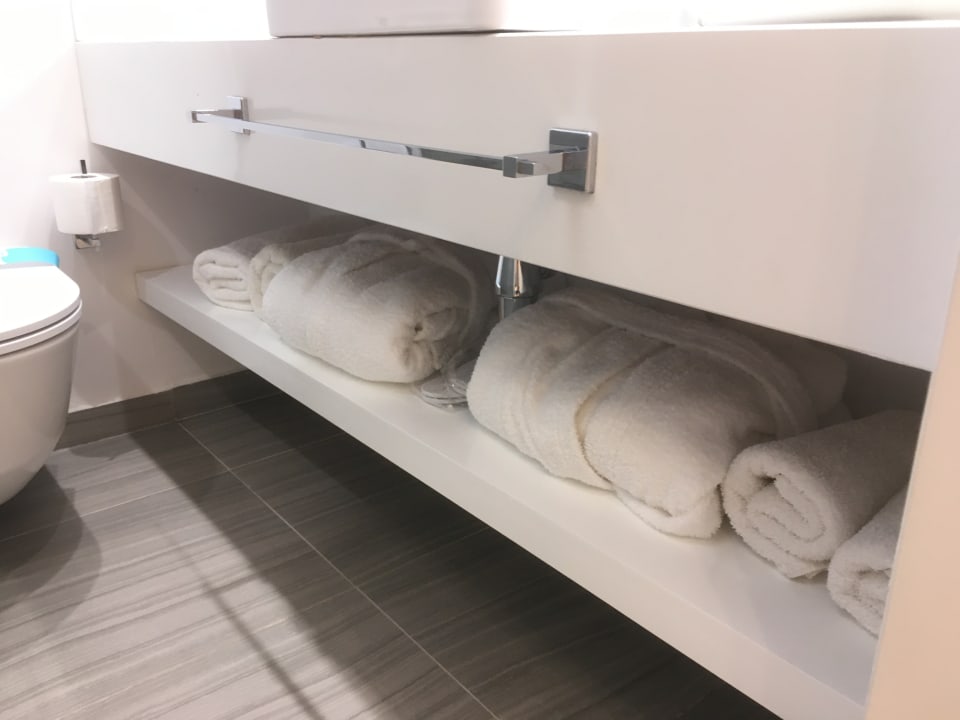 Zimmer Crystal Springs Beach Hotel