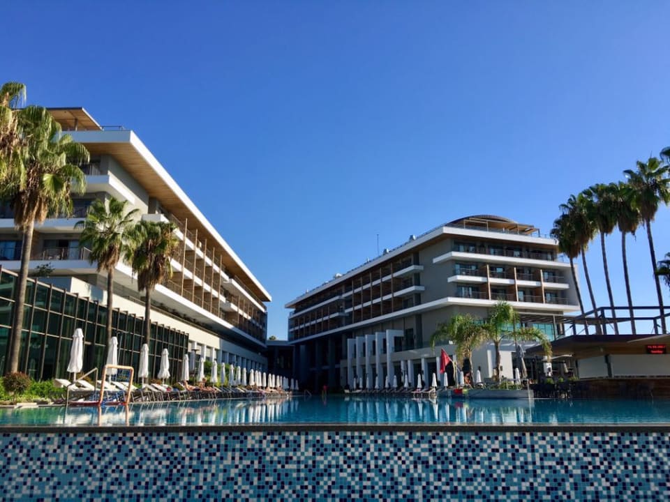 Außenansicht Acanthus Cennet Barut Collection