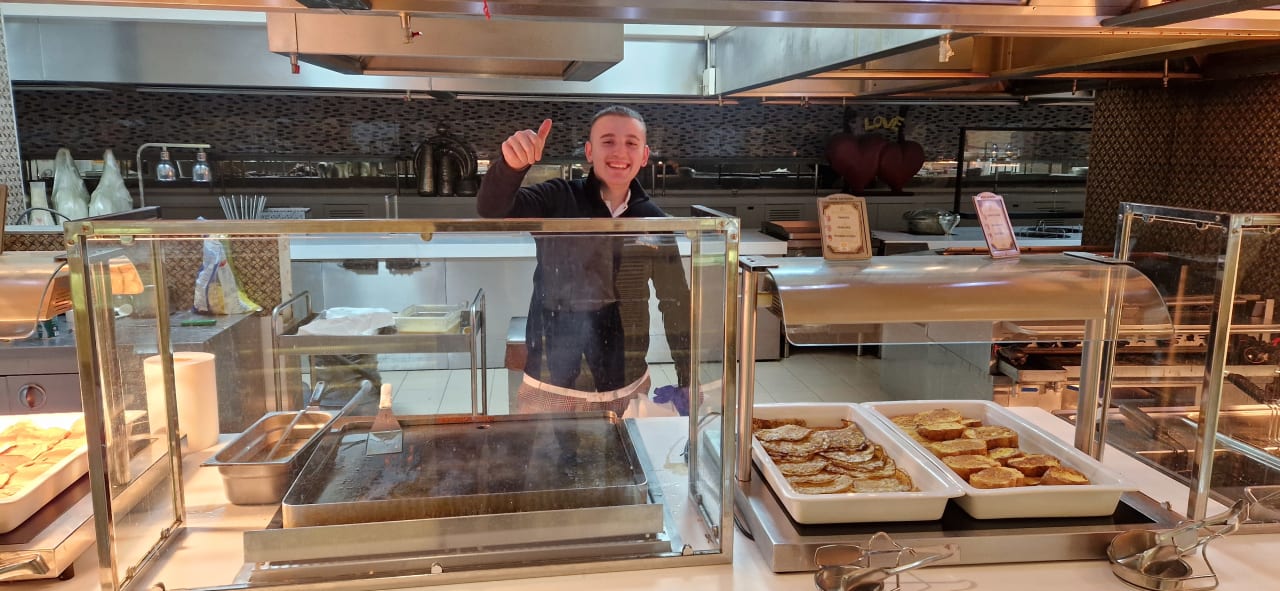 Gastro Royal Taj Mahal Hotel