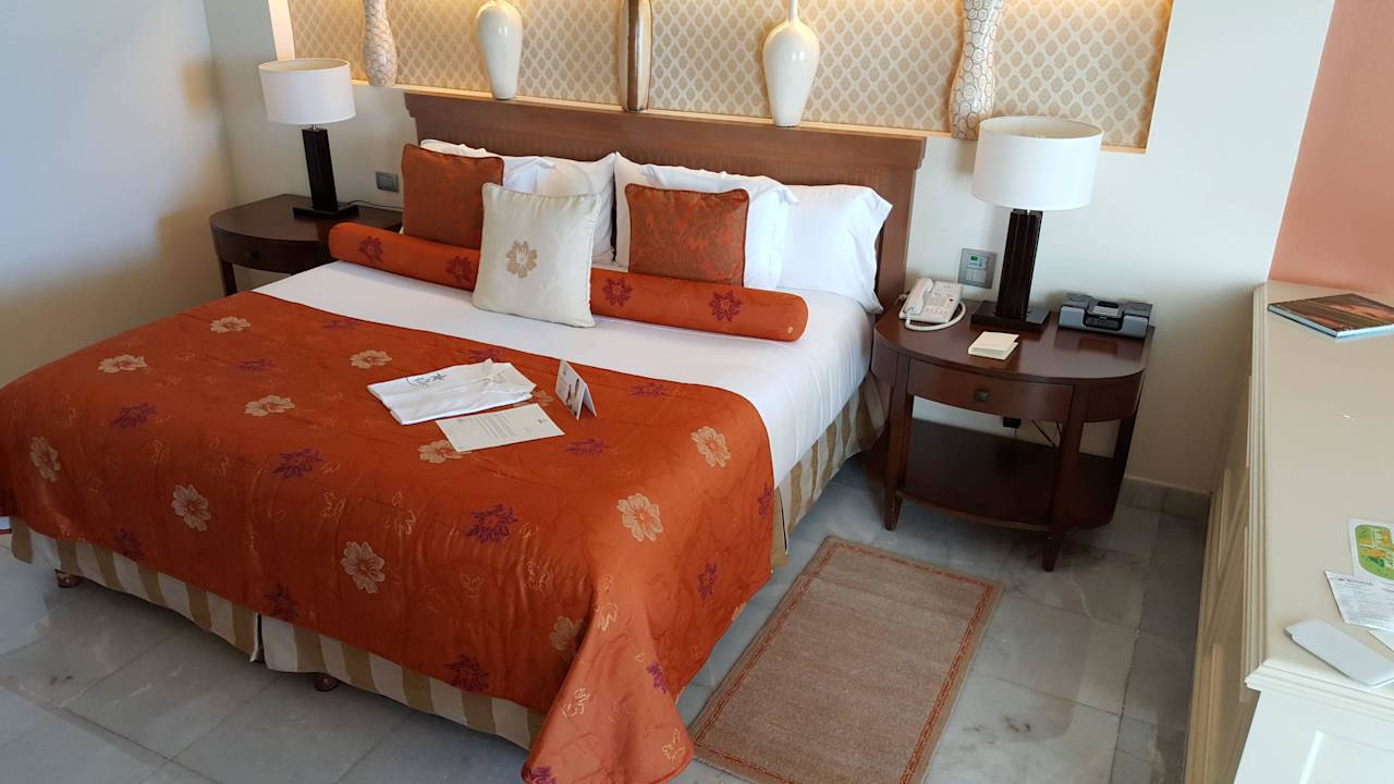 Das große bequeme Doppelbett JOIA Paraiso by Iberostar