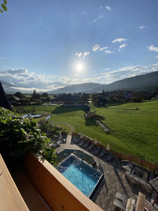 Ausblick ALMGUT Mountain Wellness Hotel