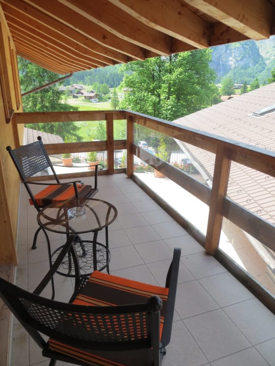 Gemütlicher Balkon Waldhotel Doldenhorn & Landgasthof Ruedihus