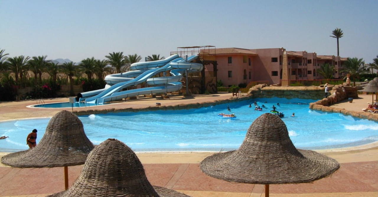 Basen i zjeżdzalnie Parrotel Aqua Park Resort