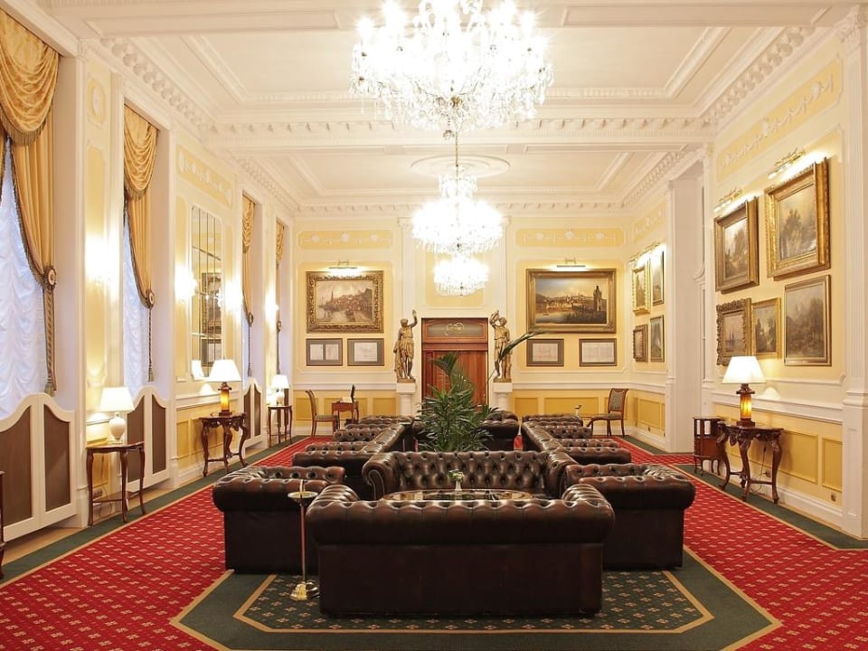 Grand Lobby Grandhotel Pupp