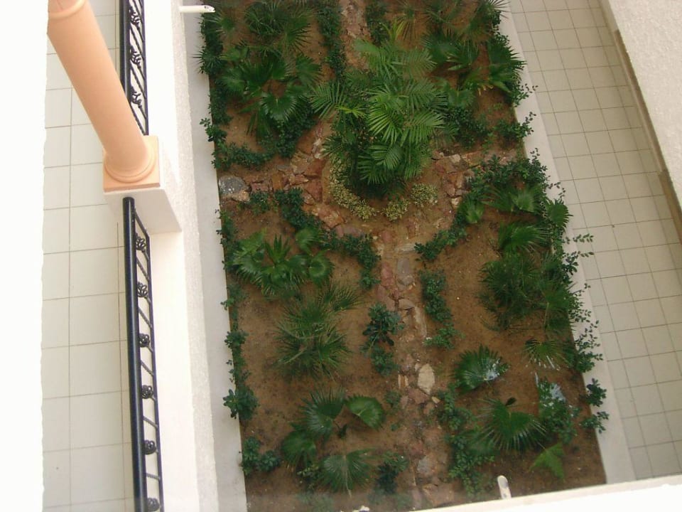 Innenhof ohne Überdachung Hotel Nesrine