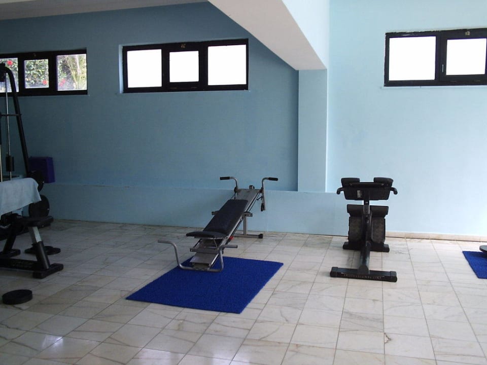 Fitnessgeräte  Süral Saray Hotel