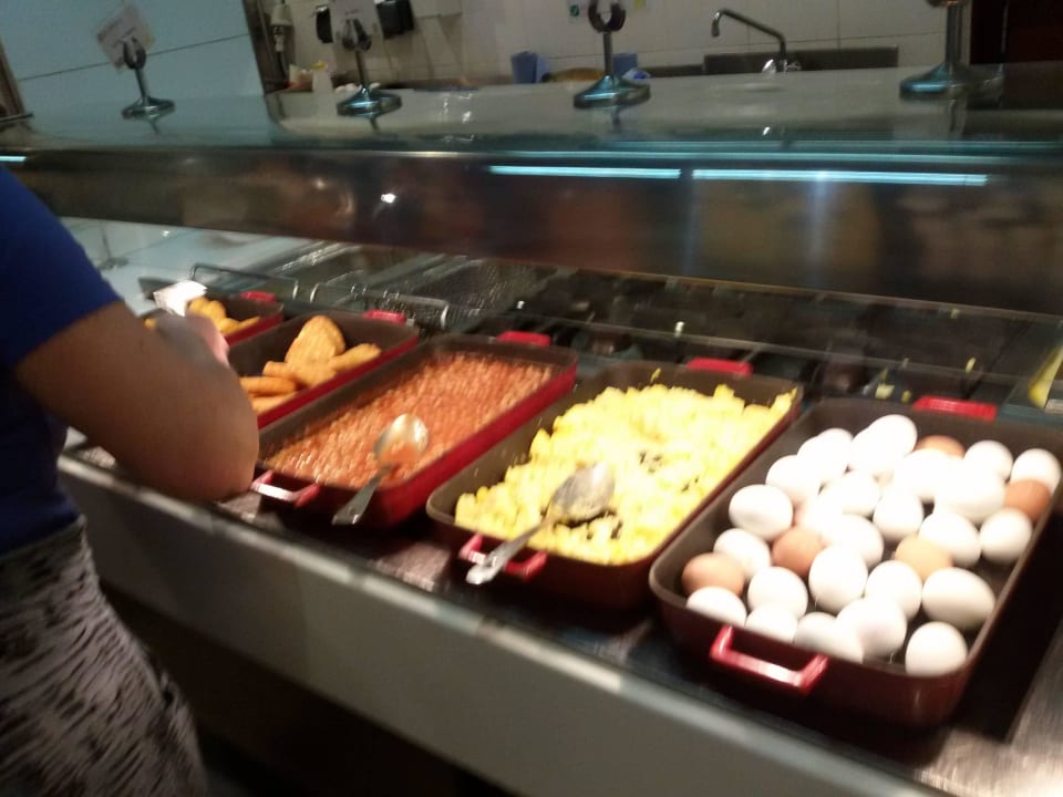 Frühstück 7 Tage lang db San Antonio Hotel + Spa