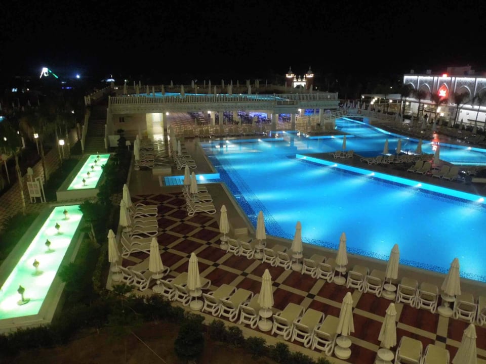 Pool Royal Taj Mahal Hotel