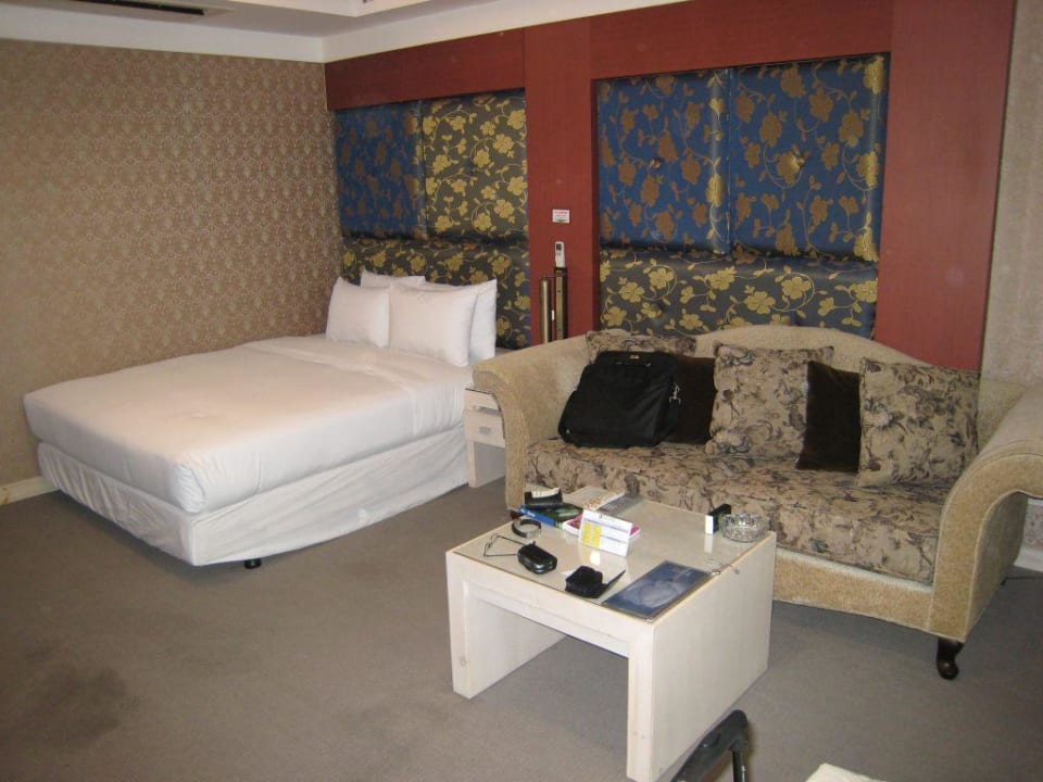 Zimmer Aufnahme 02 Cheonan Metro Tourist Hotel