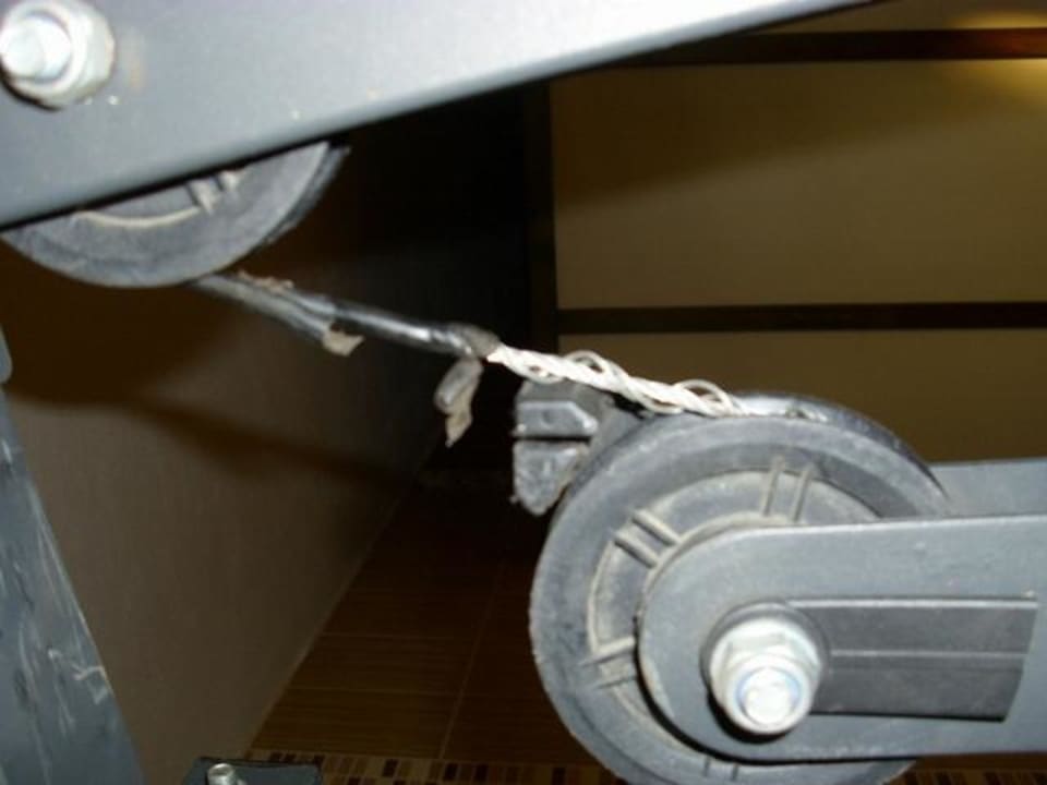 Angerissene Drahtseile Tiana Beach Resort