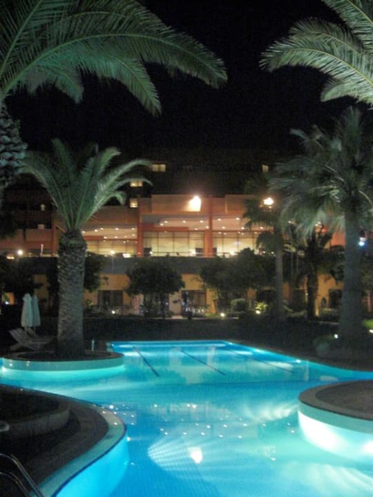 Pool bei Nacht Hotel Grand Side