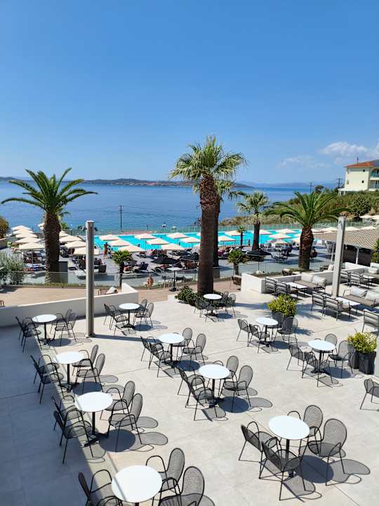 Außenansicht Akrathos Beach Hotel