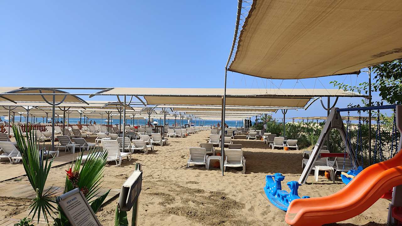 Strand Side Aquamarin Resort & Spa