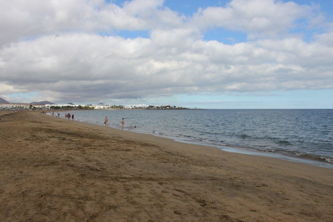 Dunkler Sandstrand Hotel Las Costas